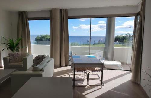 Luxury beachfront apartment with pool, sauna, fitness and gym in province Malaga, Andalusia - Photo 11