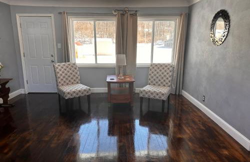 A huge Sprawling House on a large lot -15 minutes to St Louis - Foto 30