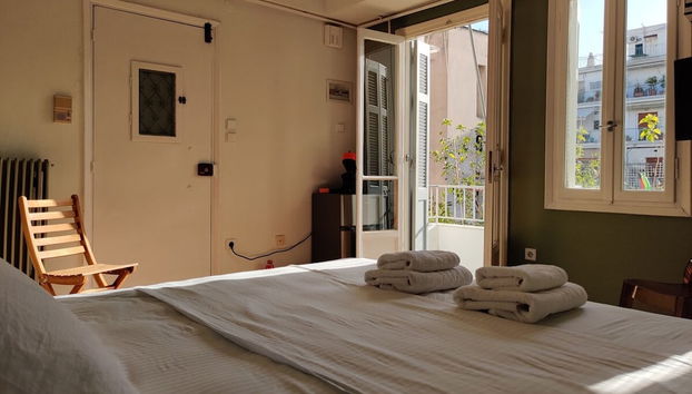 Cosy 1BR Apt With Balcony in Vibrant Exarcheia - Foto 3, Habitación