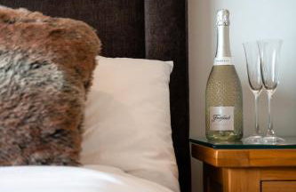 Dog-Friendly Country Home, Woodburner, Private Fields & Hot Tub! - Photo 76