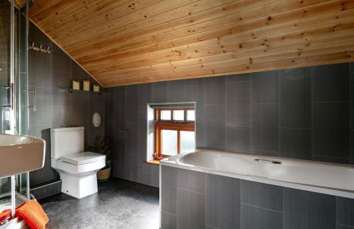 The Coach House - Photo 17