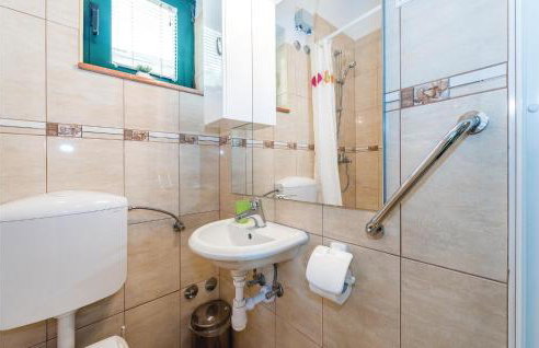 Awesome Home In Mirlovic Polje - Foto 48