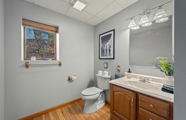 Lake View Chalet by Avantstay Lake Access Deck - Photo 47