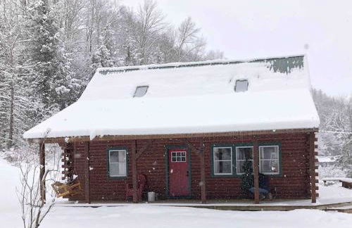 Charming Vermont Log Cabin - Foto 1