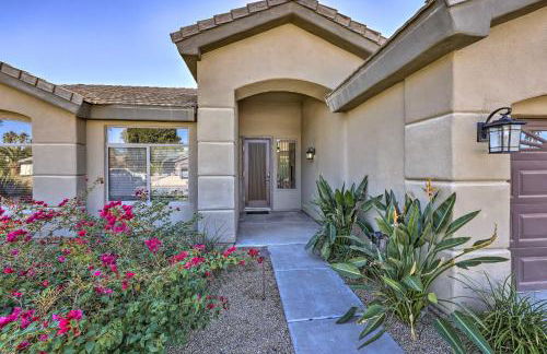 Tee Off, Relax Poolside! Family Home in Scottsdale - Foto 29