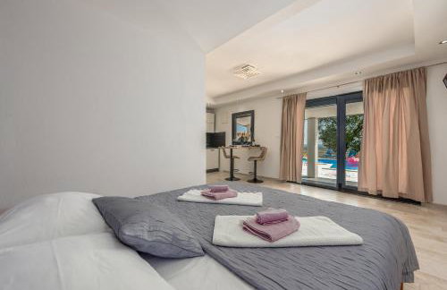 Unique Villa V with large pool - Photo 51