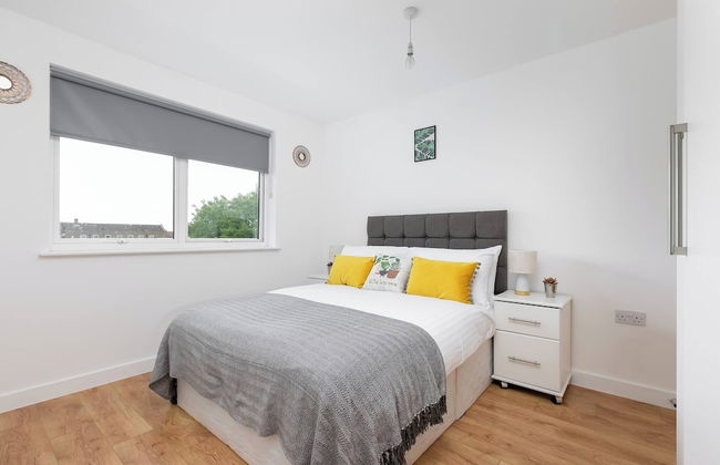 Skyvillion 2bed Enfield Flat W Balcony - Parking - Foto 12