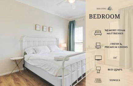 Front Lake Holiday 2BR 1BA Guest Home with Hot Tub - Foto 17