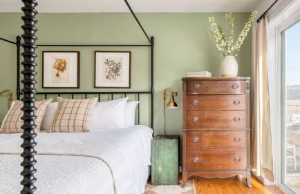 Historic & Secluded Estate on the Hudson River w/ Pool Sleeps 24 River House by Avantstay - Foto 67