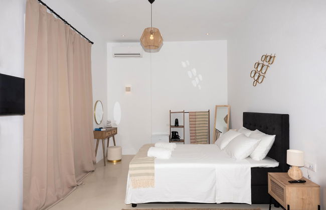 Adyton Luxury Suites & Pools Mykonos - Photo 6