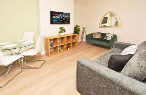 Somerville House by YourStays - 4 Bedroom House in Crewe - Photo 12