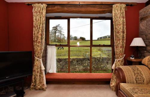 4 Bed in Whaley Bridge oc-pk535 - Photo 3