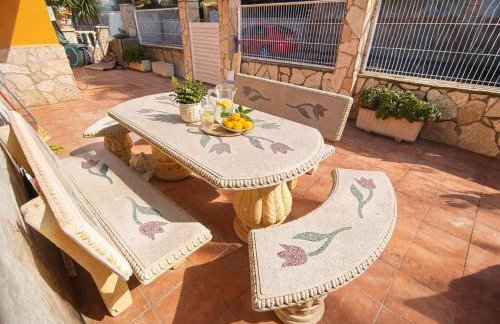 Sunny Private Pool Retreat with Terrace Calafell - Photo 7