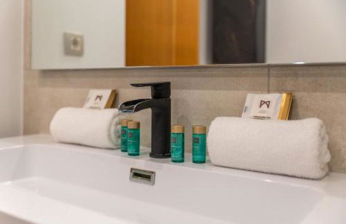 VACATION MARBELLA I The Sunrise Golden Mile Flat, Next to Convention Center, Recently Refurbished, Prime Location, 300m to the BEACH - Foto 37