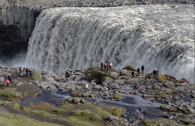 Excursion à la cascade de Godafoss et au lac Mývatn - Photo 1