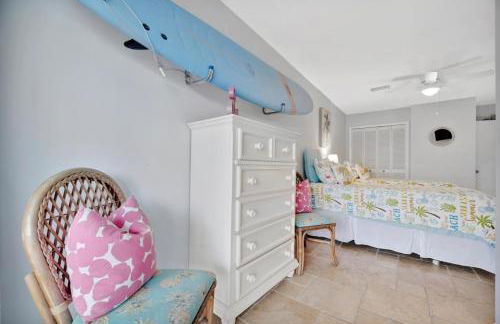 Cheerful Pelican on Anna Maria Island - Photo 27