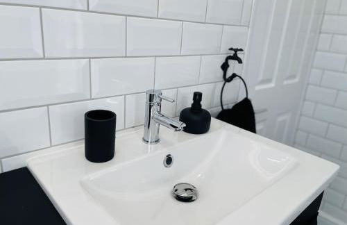 Serenity By The Sea, Stylish Two Bedroom Apartment Near The Beach, South Shields - Foto 29