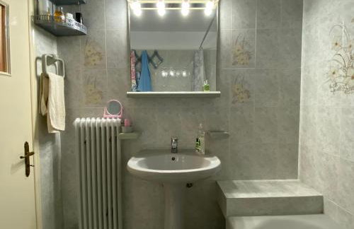 Village Mountain and Sea Horizon - Photo 4