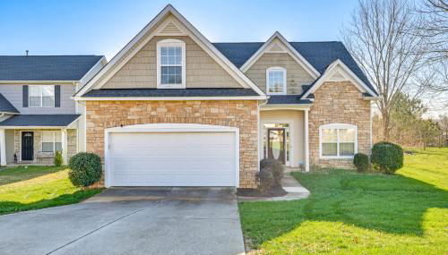 6 Mi to Charlotte Motor Speedway Home with Fire Pit - Foto 2