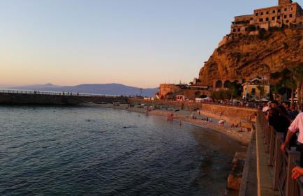 Sunset Penthouse - Photo 23