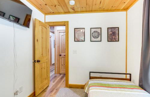 McCaysville Cabin Fire Pit, BBQ and More! - Foto 18