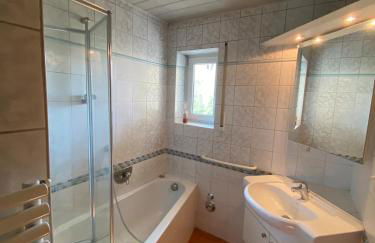 Wohnung mit 8 Einzelbetten - Monteure - Küche und Parkplatz - zentrale Lage - Foto 6