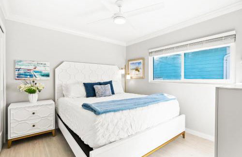 100 Steps to beach access - 5 minute walk to the Village - Private Porch - Foto 13