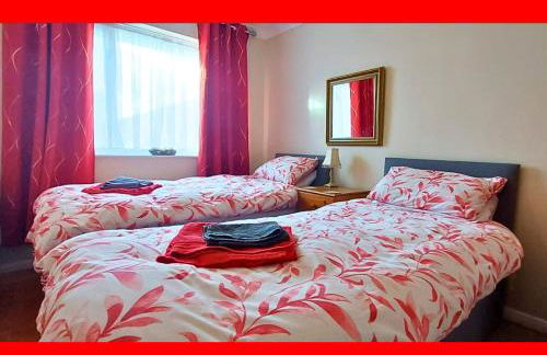 Romantic Cosy Cottage with Beach & Attractions just mins away! Perfect for Couples & Family Stays - Free Parking, Large Garden & Free WiFi - Foto 10