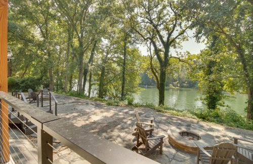 Riverfront Salesville Cabin Rental with Shared Dock! - Foto 22