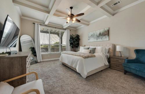 Iron & Ivy 5BR5BA Sleeps 12 - Foto 4