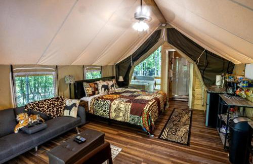 African-Themed Safari Tent for Glamping in West Virginia - Foto 10