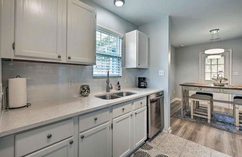 Tasteful Greensboro Haven about 3 Mi to Downtown! - Foto 8