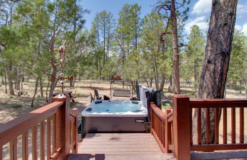Fire Pit and Hot Tub Lakeside Cabin on 2 Acres! - Foto 34