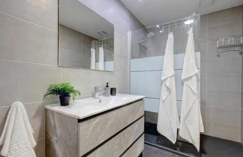 La Cala gorgeous 2 bedroom apartment with stunning gardens, pools and sea views - Photo 19