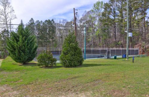 Lakefront Stillwaters Villa with Deck and Private Dock - Foto 34