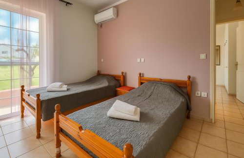 Hary's House Cozy Getaway 5 min from the Beach - Photo 14