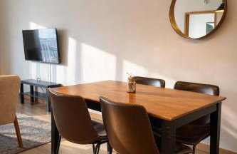 East Side 1BR Apt - Near Brady St and Fiserv with Balcony - Foto 9