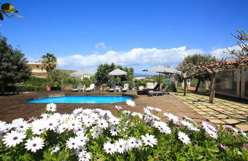 Sofia's Sunny Home + Private Pool + Gym - Foto 10