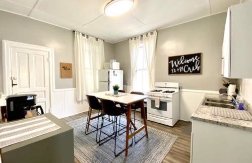 Walk to Wrigley 3BR1BA Sleeps 8 Free Parking - Foto 3