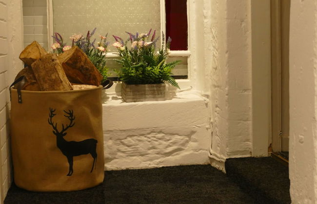 Riverside Apartments - Photo 2