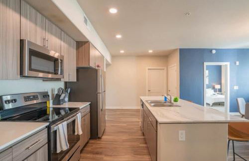 Posh 2BD - Gym, Pool, Parking, W-D - Sleeps 8 - Foto 26