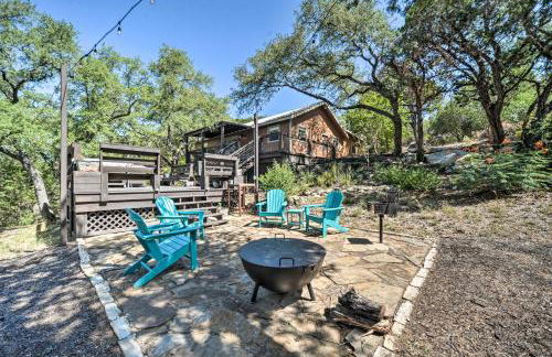Canyon Lake Hideaway with Fire Pit and Yard! - Foto 1