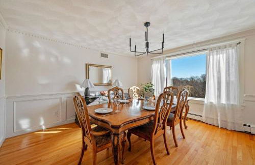 Private Pickleball | Family Friendly | Sleep 18 - Photo 13