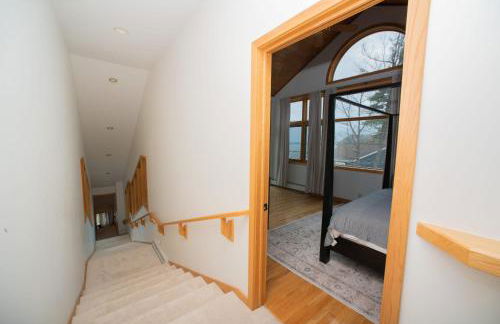 Crystal Lake Hillside with Private Sandy Beach - Foto 18