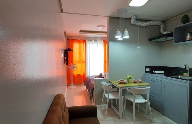 Budget Stay with Bay & City Lights View - Foto 2