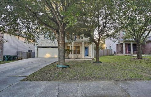 Walk to Tx State 5 beds Firepit Grill - Photo 5