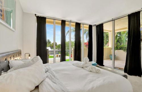 Coastal Condo Deerfield Beach Retreat 3 bed 2 bath - Photo 22