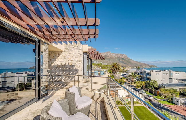 Multi-level Family Villa w Private Pool Views Lions Crest - Foto 28