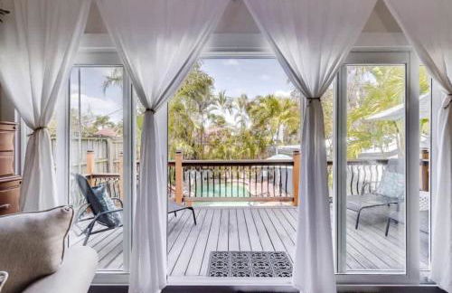 The Periwinkle House - Bask Poolside at this Sunlit West Palm Retreat - Foto 8