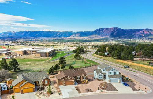 Mountain Breeze Villa w Mountain Views and Air Hockey - Foto 7